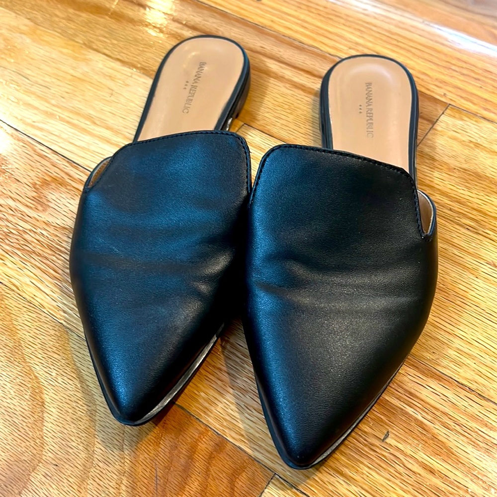 Banana republic flat mules